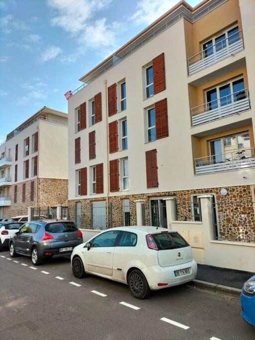 Appartement F2 De Haut Standing En Hypercentre Avec Jardin Prive A 270 M De La Gare De Mantes ! ภายนอก รูปภาพ