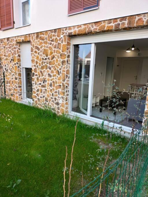 Appartement F2 De Haut Standing En Hypercentre Avec Jardin Prive A 270 M De La Gare De Mantes ! ภายนอก รูปภาพ