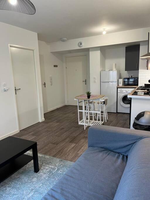 Appartement F2 De Haut Standing En Hypercentre Avec Jardin Prive A 270 M De La Gare De Mantes ! ภายนอก รูปภาพ